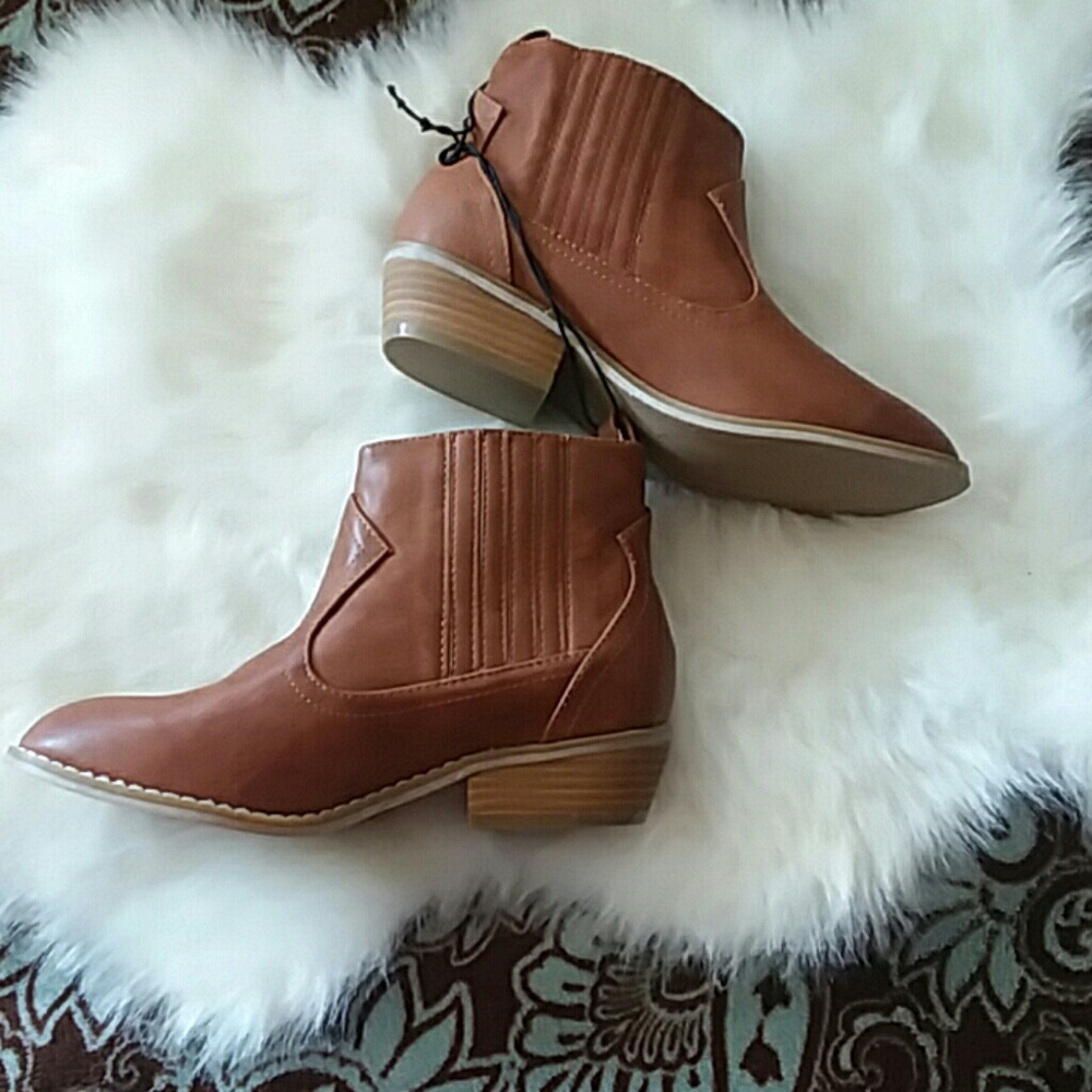 Universal Thread Nwot Booties - image 1